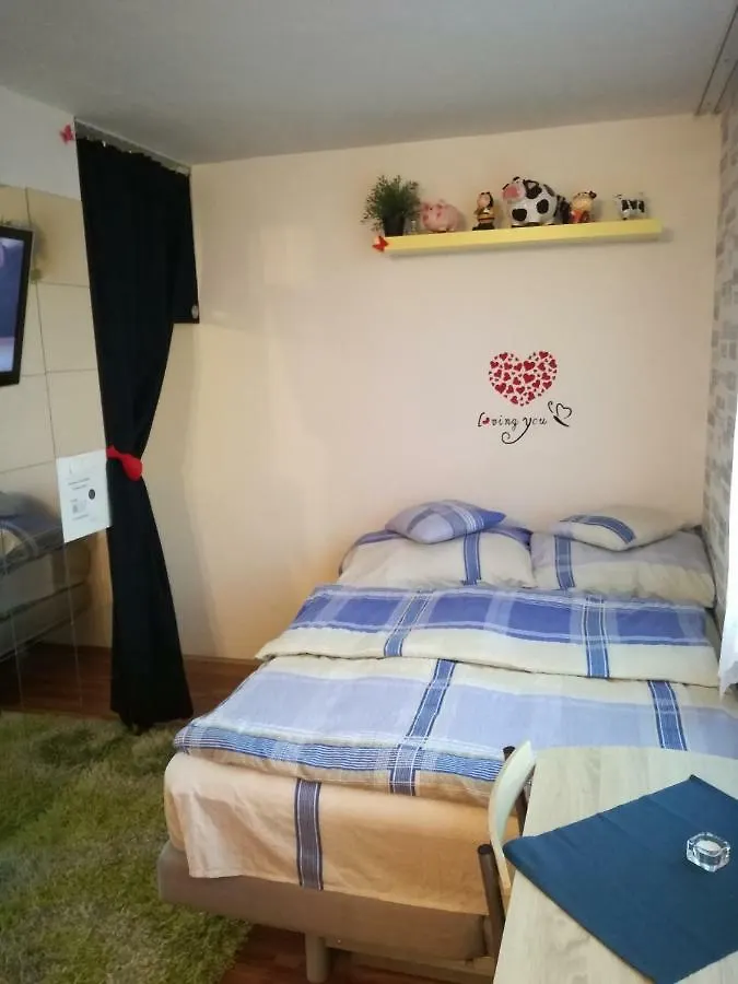 Love Studio By The Metro Prag