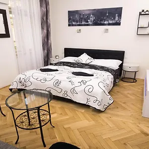 Apartamento Black & White By Wenceslas Square And Muzeum, Praga